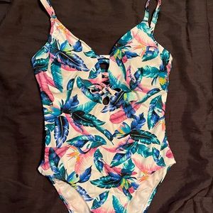 One piece swim suit